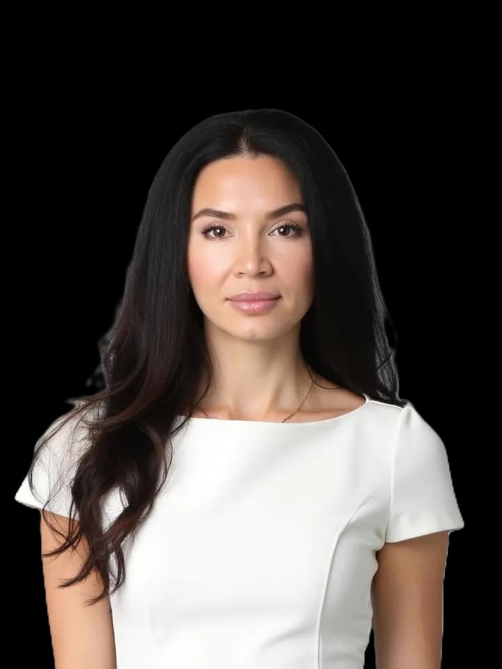 Marina Skrabova, courtière immobilière, souriante